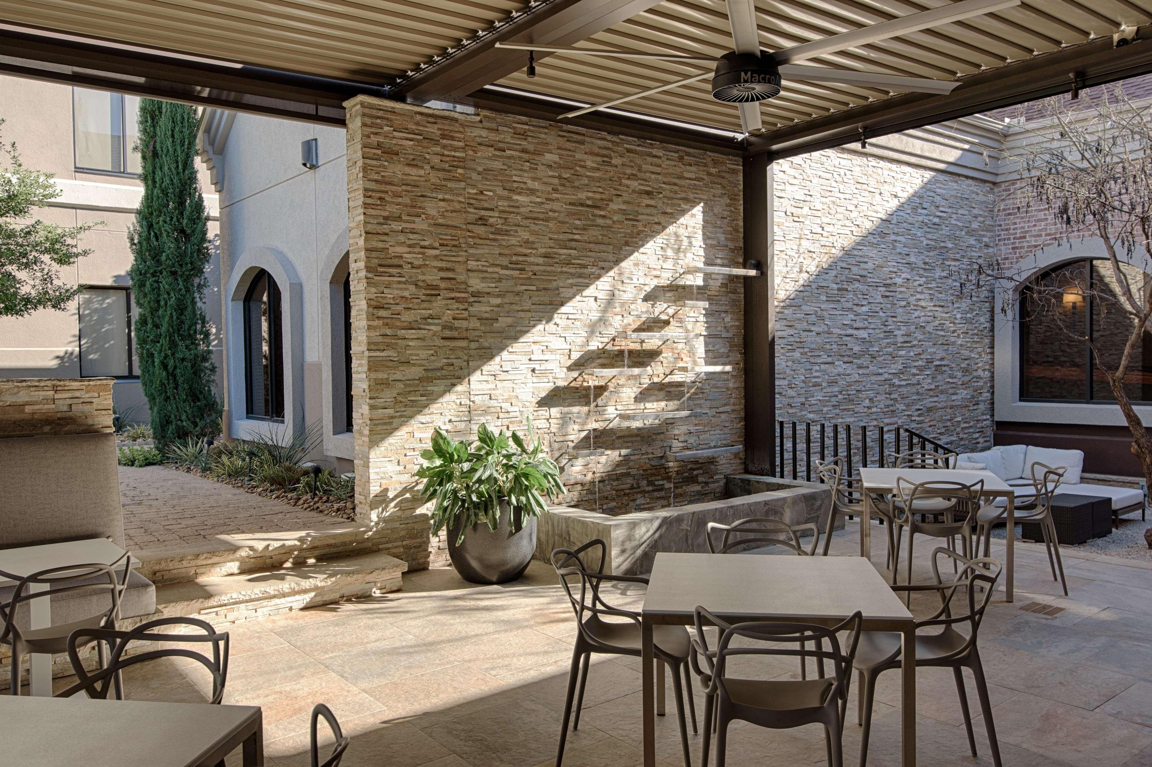 Hilton Garden Inn Las Colinas Irving Exterior photo