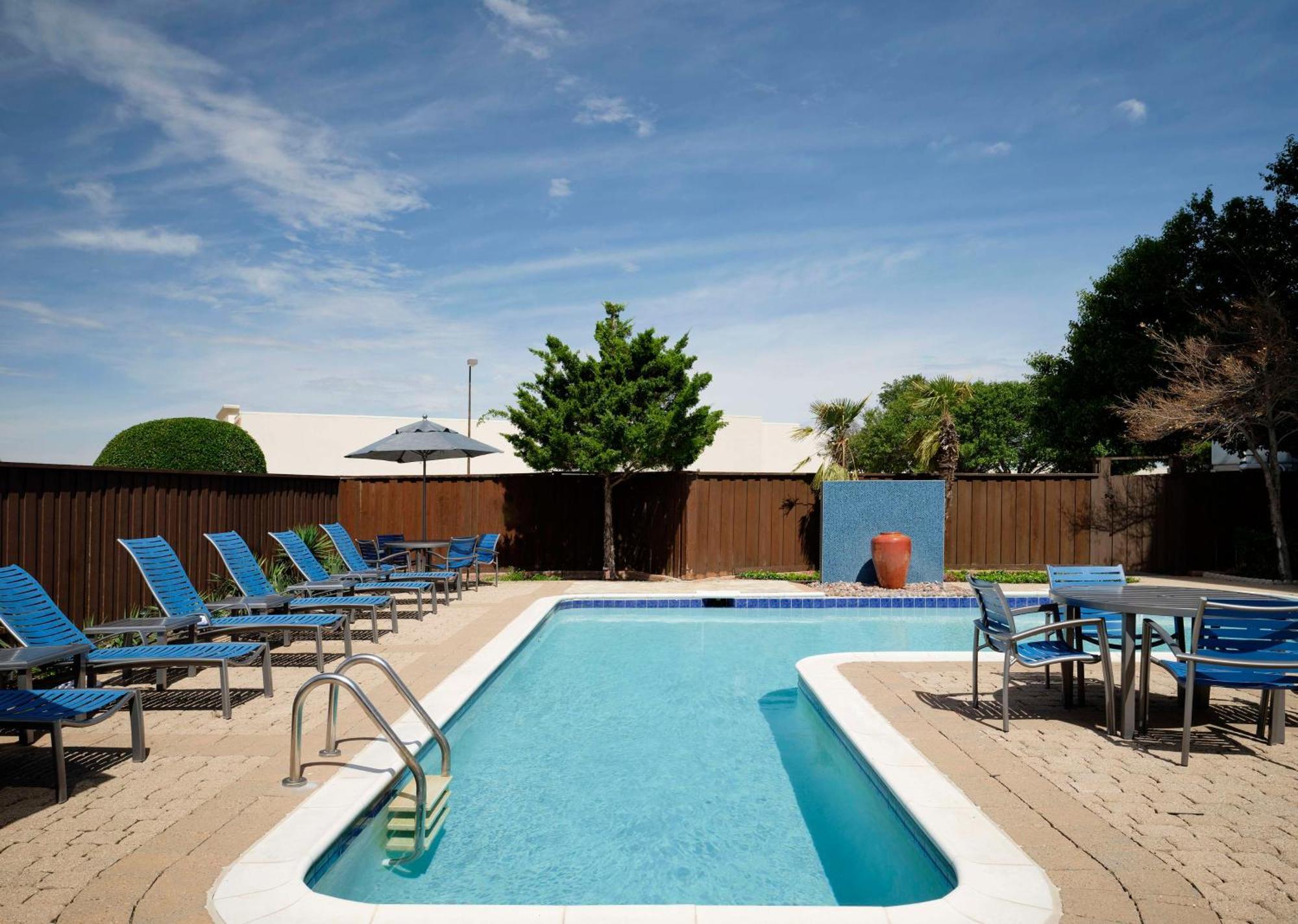 Hilton Garden Inn Las Colinas Irving Exterior photo