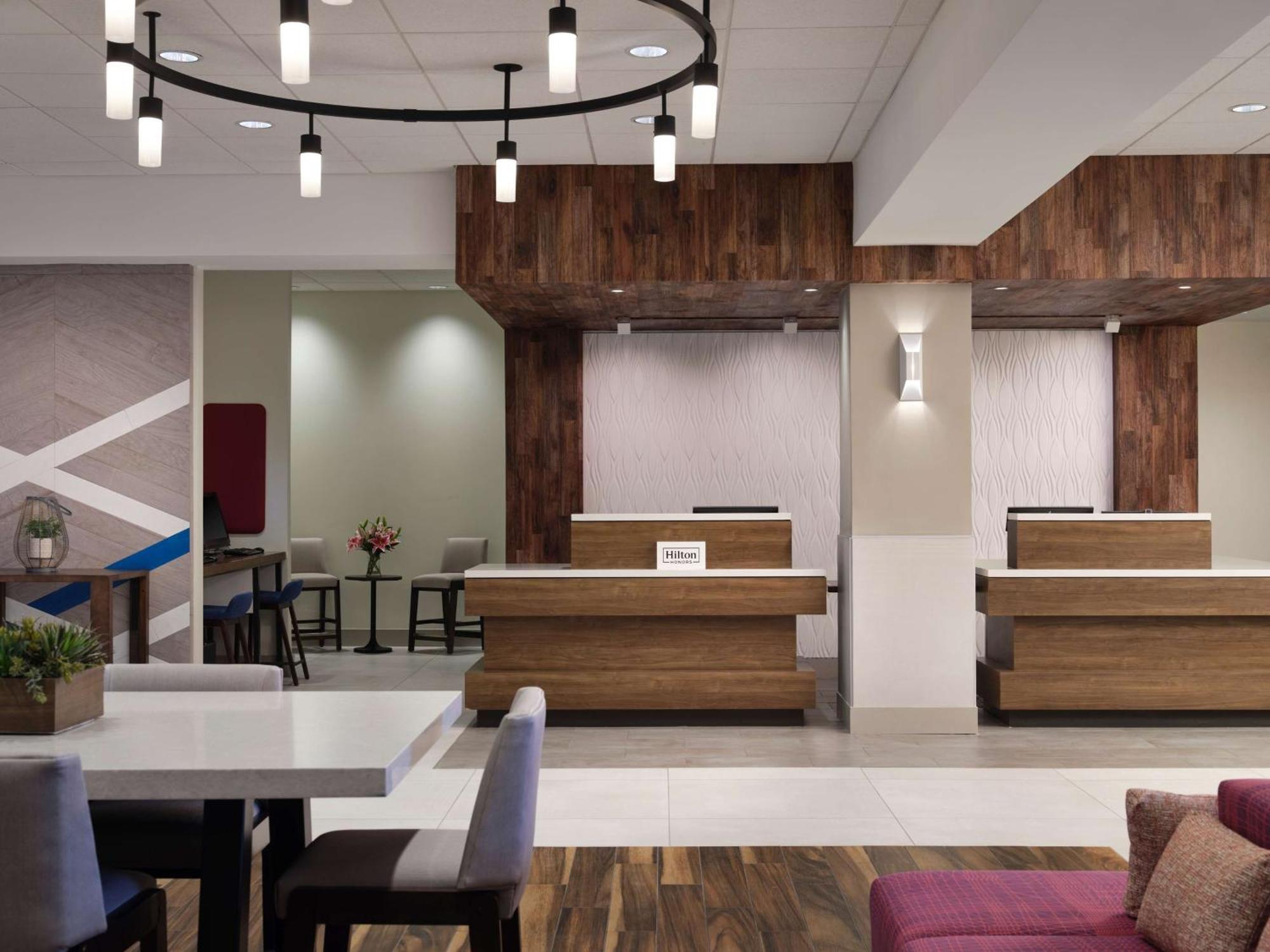 Hilton Garden Inn Las Colinas Irving Exterior photo